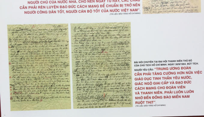 Triển lãm diễn ra với 200 hình ảnh, tài liệu.