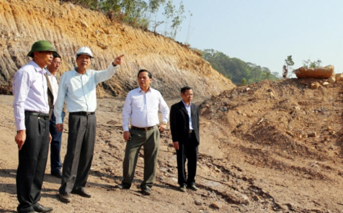 Ông Nguyễn Văn Đọc-Bí thư tỉnh ủy, Chủ tịch Hội đồng nhân tỉnh Quảng Ninh cùng lãnh đạo TP Hạ Long kiểm tra tiến độ các dự án trên địa bàn.