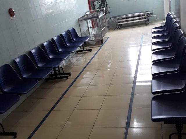 Nơi thường ngày đông nghịt bệnh nhân cũng như người nhà thì nay dường như không một bóng người.