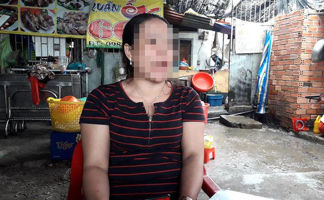 Chị A. bàng hoàng, lo lắng trước sự táo tợn của nhóm côn đồ.