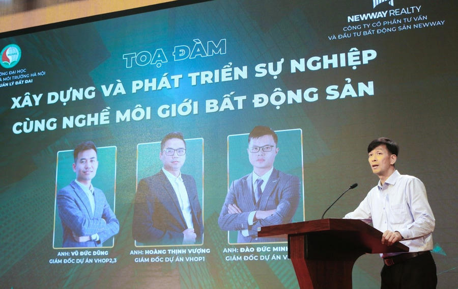 Tiến sĩ Phạm Anh Tuấn – Trưởng Khoa Quản lý Đất đai, Trường Đại học Tài nguyên và Môi trường Hà Nội phát biểu khai mạc chương trình.