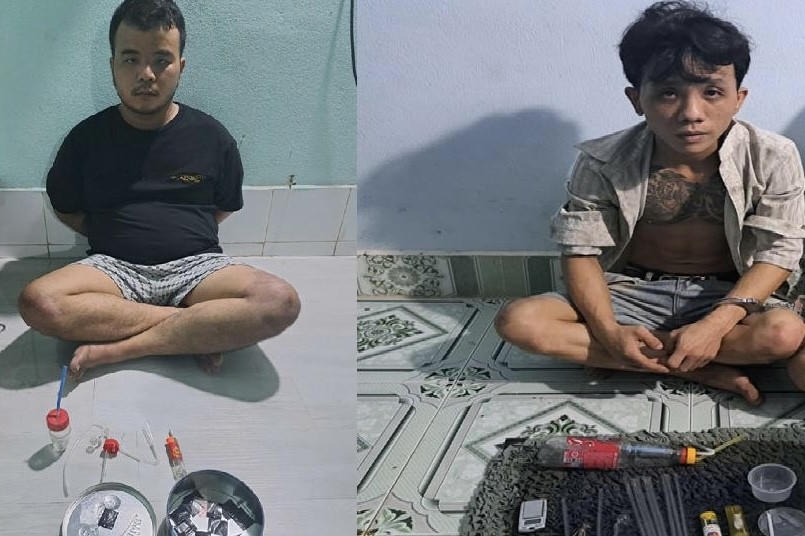 Các đối tượng cùng tang vật.