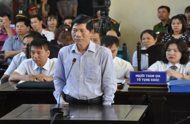 Khai trừ Đảng nguyên Phó Giám đốc BVĐK Hòa Bình trong vụ án chạy thận