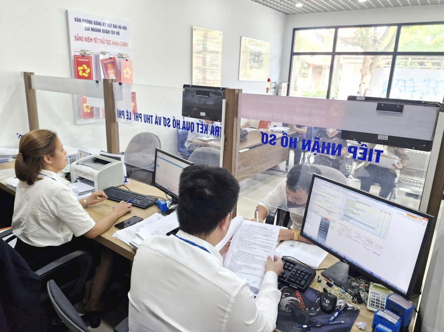 Đề xuất thống nhất cơ chế quản lý đội ngũ cán bộ, công chức từ Trung ương đến cơ sở. ((Ảnh minh họa: VGP)