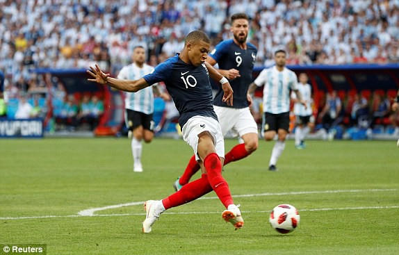 Pháp đã có chiến thắng trước các cầu thủ Argentina với sự tỏa sáng của Mbappe. (Ảnh: Reuters)