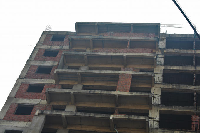 Chung cư 131 Th&aacute;i H&agrave;: Nh&agrave; chưa x&acirc;y xong, tầng 1 tấp nập