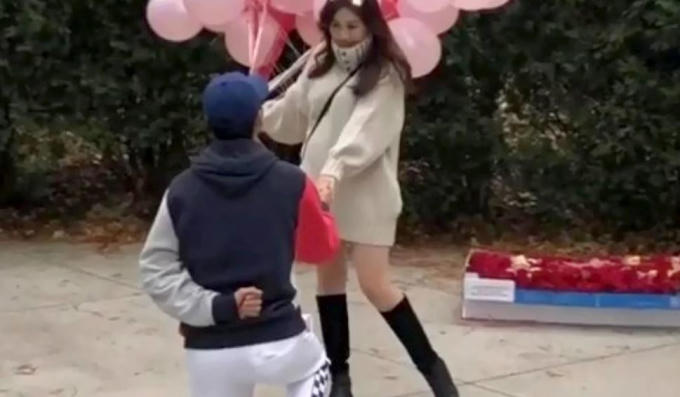 Hình ảnh Xin cầu hôn Sabrina Ho tháng 9 năm ngoái. Ảnh: Instagram