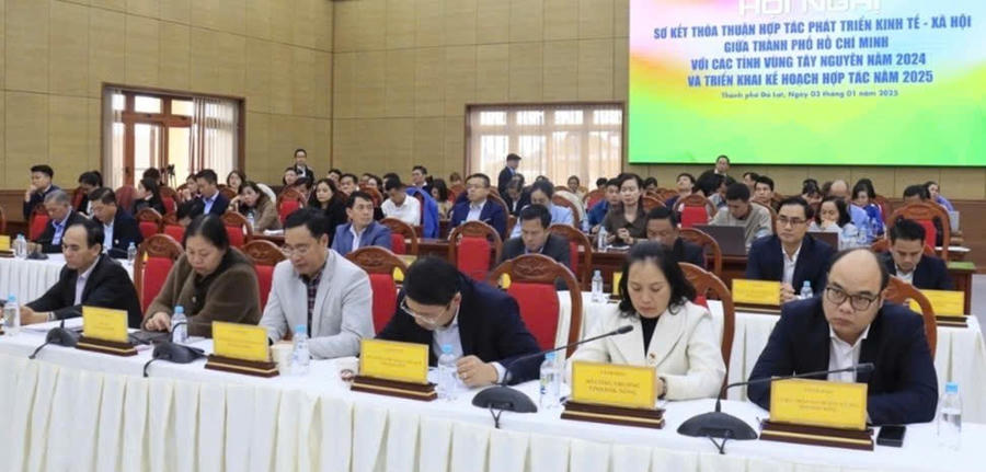 Hội nghị có hơn 200 đại biểu là những lãnh đạo TP.HCM, 5 tỉnh Tây Nguyên và doanh nghiệp các địa phương tham dự. Ảnh: Quang Sáng
