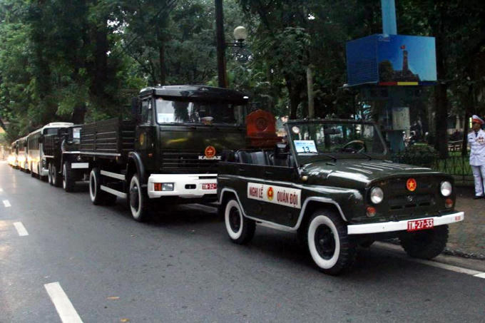C&aacute;c lực lượng phục vụ lễ truy điệu Chủ tịch nước đ&atilde; c&oacute; mặt tại c&aacute;c tuyến phố khu vực Nh&agrave; tang lễ quốc gia. Ảnh Vietnamnet.