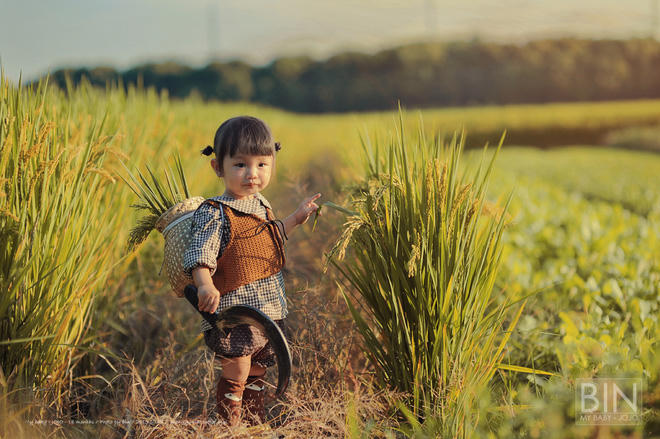 "Mẫu ảnh nhí" diễn rất sâu không chỉ trong bộ ảnh Mùa thu của Lý Mộng Ngư.