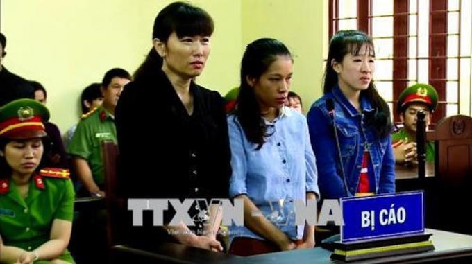 Các bị cáo nghe Tòa tuyên án. Ảnh: Thành Chung/TTXVN