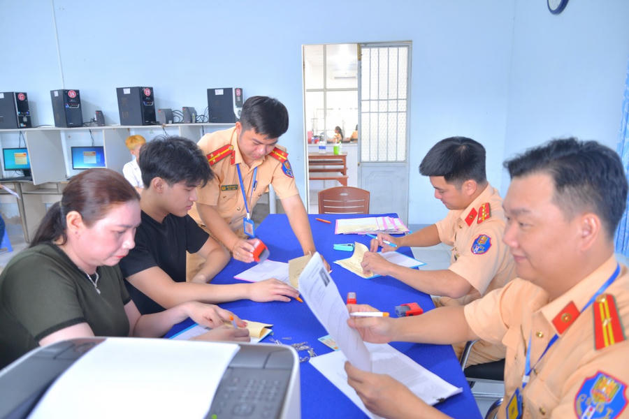 Các khâu sát hạch GPLX được thực hiện nhanh chóng, công khai, minh bạch.