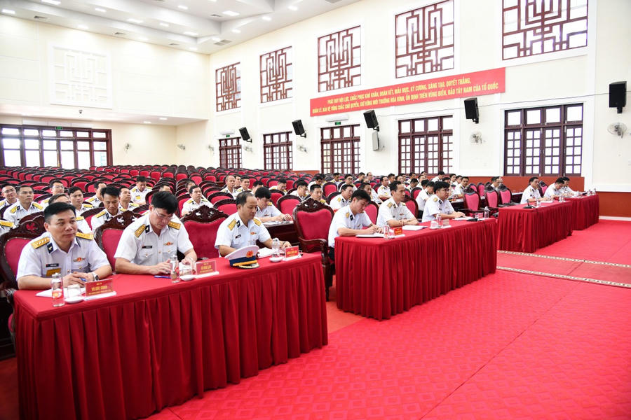 Các đại biểu tham dự hội nghị