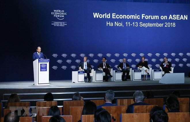 Ph&oacute; Thủ tướng Thường trực Trương H&ograve;a B&igrave;nh ph&aacute;t biểu tại phi&ecirc;n bế mạc WEF ASEAN 2018. (Ảnh: L&acirc;m Kh&aacute;nh/TTXVN).&nbsp;