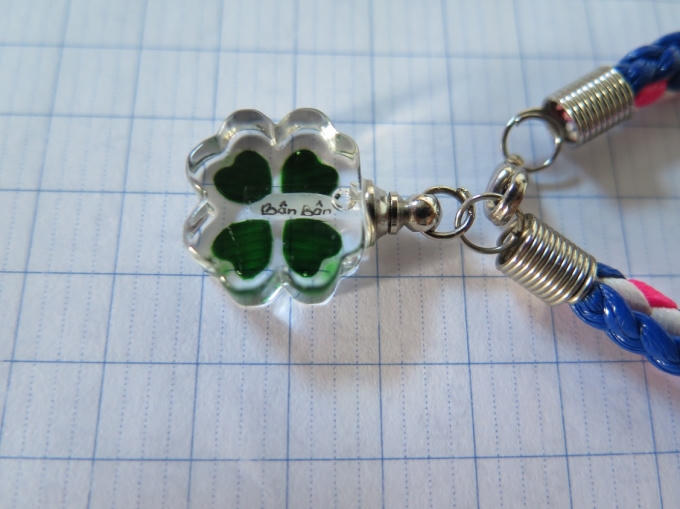 Hạt gạo trở th&agrave;nh vật trang sức đẹp mắt.