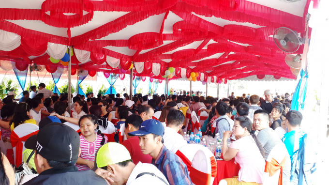 Đông đảo khách hàng tham dự buổi Lễ.