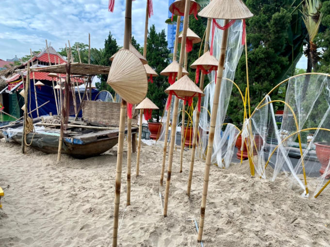 Một góc làng chài xưa của người dân Bắc Bộ được tái hiện