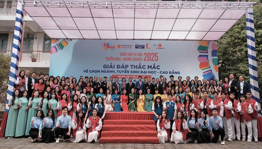 Chương trình Giải đáp thắc mắc về chọn ngành, tuyển sinh Đại học - Cao đẳng.