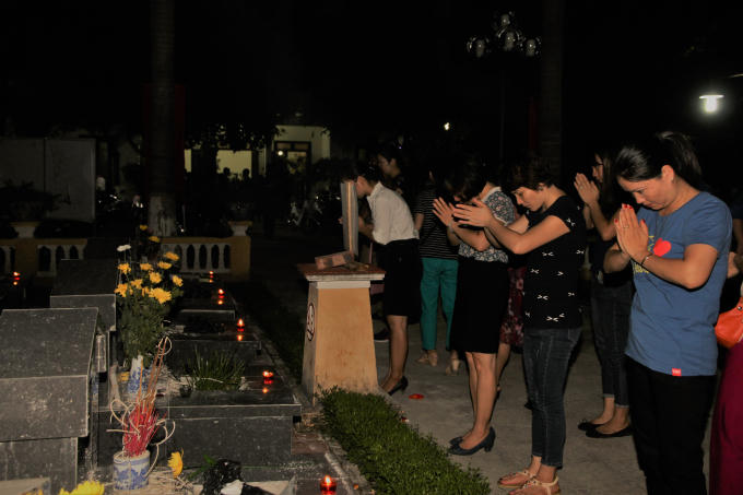 Hơn 3000 ngọn nến tri &acirc;n được thắp tại nghĩa trang liệt sĩ H&agrave; Nội