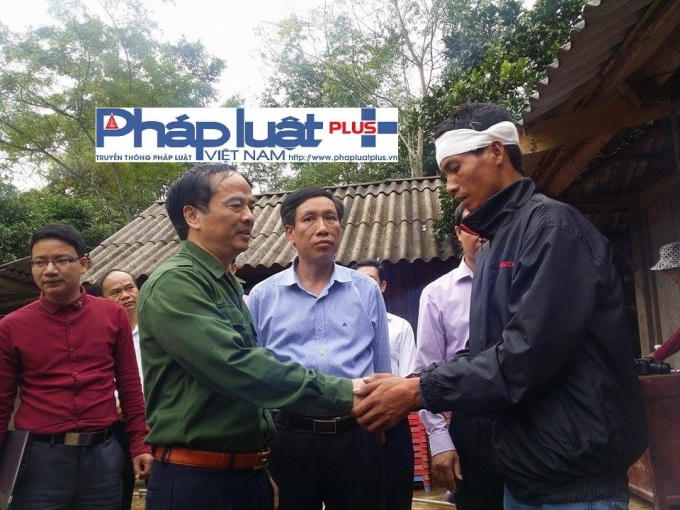 Ông Hoàng Xuân Nguyên, Phó Chủ tịch UBND tỉnh Yên Bái đến thăm hỏi, động viên