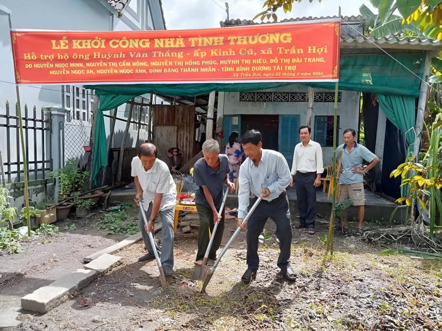 Huy động sự vào cuộc của cả hệ thống chính trị thực hiện chủ trương xoá nhà tạm, nhà dột nát, giúp người dân trên địa bàn tỉnh Cà Mau ổn định cuộc sống (Ảnh Mỹ Trân).