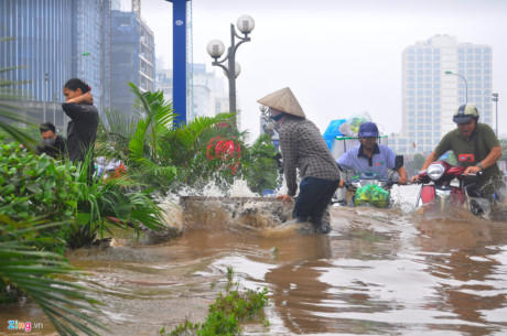 Chung cư H&agrave; Nội n&agrave;o nguy cơ ngập m&ugrave;a mưa b&atilde;o năm nay?