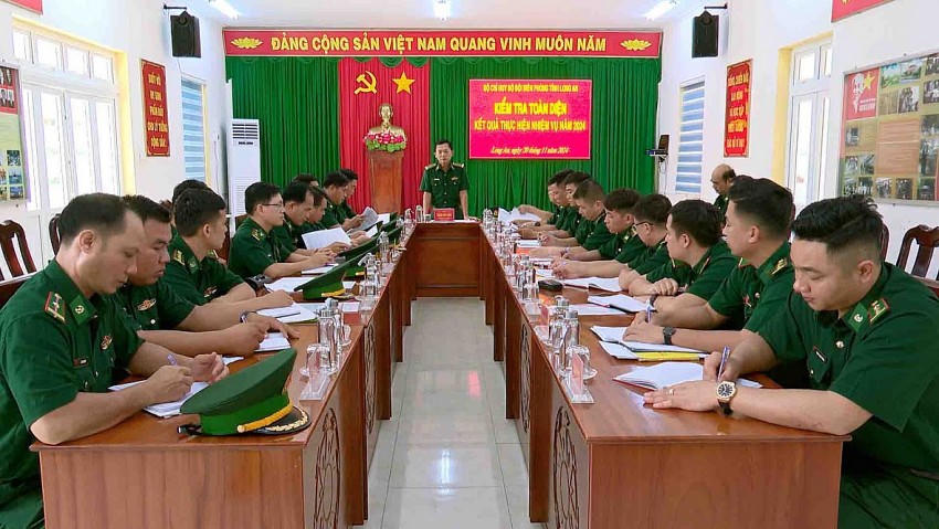 BĐBP tỉnh Long An đã tiến hành kiểm tra toàn diện kết quả thực hiện nhiệm vụ năm 2024. Ảnh: Luận Quân