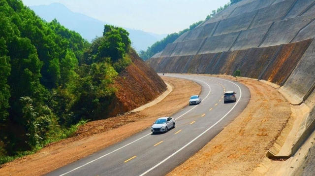 Chính phủ dừng đầu tư cao tốc Hòa Bình - Mộc Châu theo hình thức PPP