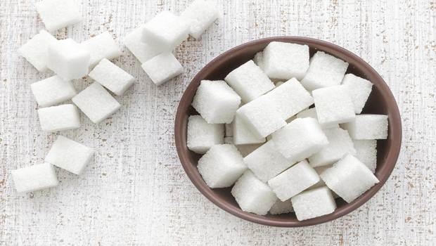 11 loại thực phẩm g&acirc;y ung thư thường gặp
