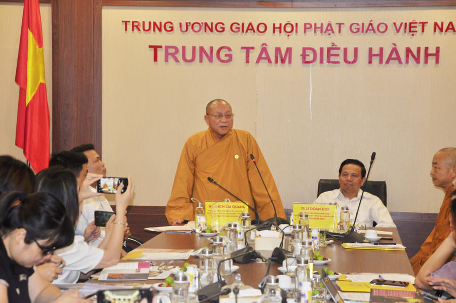 Hòa thượng Thích Gia Quang - Phó Chủ tịch Hội đồng Trị sự, Trưởng Ban Thông tin truyền thông Trung ương Giáo hội Phật giáo Việt Nam, Trưởng ban Tổ chức, thông tin về chương trình “Vu Lan - Đạo hiếu và dân tộc năm 2023”.