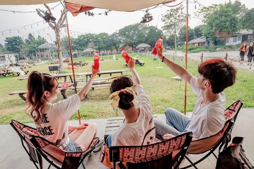 Cùng bạn bè học nhóm hoặc dã ngoại và thanh lọc cơ thể với Trà Thanh Nhiệt Dr Thanh để tươi mát hơn mỗi ngày cũng là cách tốt để các thí sinh 2k6 chuẩn bị tốt nhất về sức khỏe và tinh thần cho lần “vượt vũ môn” đang tới.