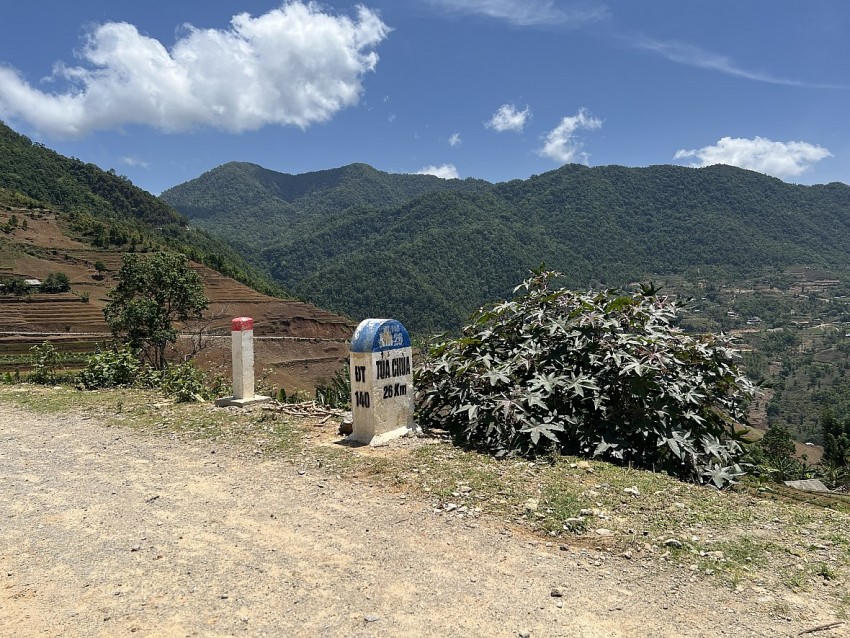 Tại KM26 đường tỉnh 104 đi ngã 3 xã Tả Phìn.