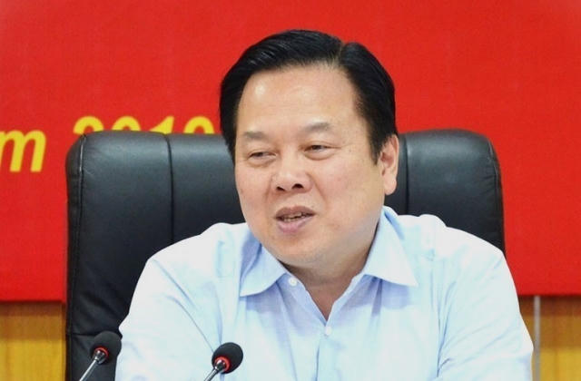 Chủ tịch ‘Siêu’ Ủy ban: ‘Có lúc, chúng tôi vừa chạy vừa xếp hàng’