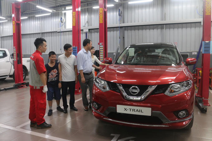 Sản phẩm của Nissan phân phối bao gồm các dòng xe 5 chỗ, 7 chỗ được lắp ráp tại Việt Nam và dòng bán tải được nhập khẩu nguyên chiếc từ Thái Lan được phân phối bởi Nissan Việt Nam.