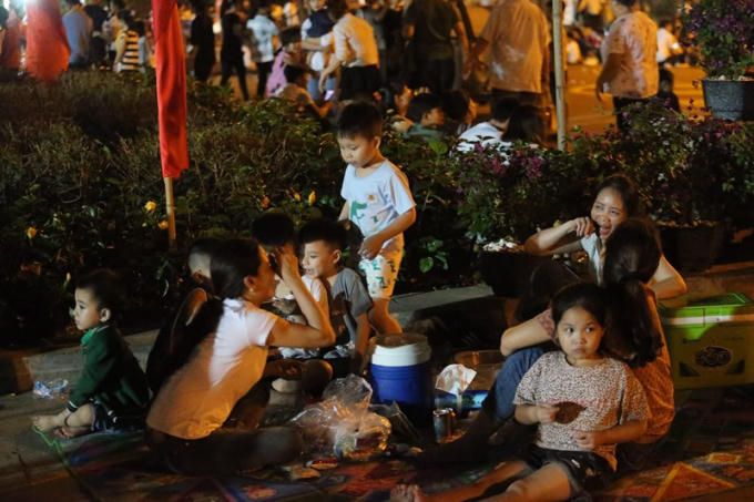 Bên cạnh đó, nhiều hoạt động văn hóa, văn nghệ, thể thao diễn xướng, trưng bày, triển lãm đã được tổ chức từ ngày 1/3 âm lịch tại Khu di tích lịch sử Đền Hùng và thành phố Việt Trì.