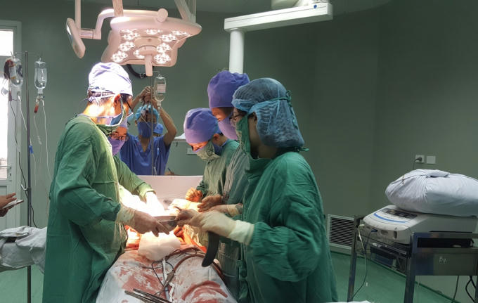 Dù được cấp cứu nhưng nạn nhân đã tử vong sau đó do vết thương quá nặng.