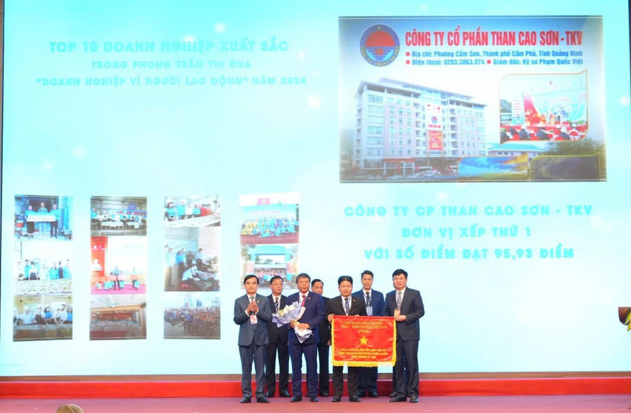 Công ty Cổ phần Than Cao Sơn nhận cờ Tập đoàn TKV đơn vị xếp thứ nhất top 10 Doanh Nghiệp xuất sắc trong phong trào thi đua "Doanh nghiệp vì người Lao động " năm 2024.