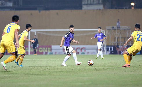 Quang Hải đã chơi xuất sắc, giúp Hà Nội FC vô địch sớm 5 vòng. T.N