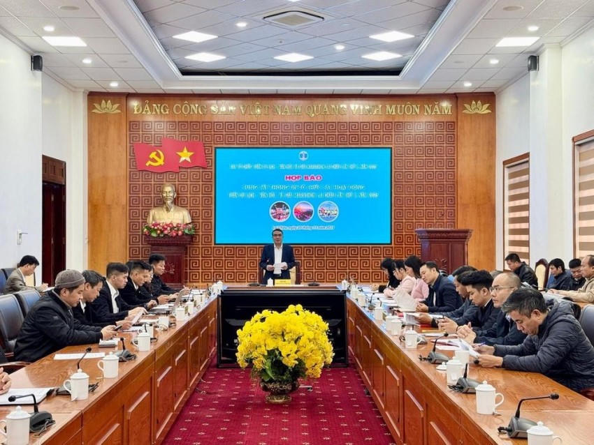 Quang cảnh buổi họp báo.