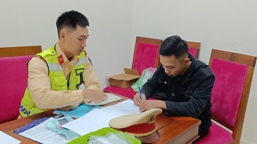 Lưu Đức Bình Chương tại cơ quan Công an.