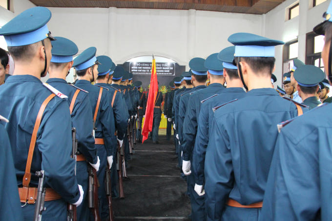 27/7, Thủ tướng Nguyễn Xuân Phúc đã ký quyết định cấp bằng Tổ quốc ghi công cho hai liệt sĩ Phạm Giang Nam và Khuất Mạnh Trí. Bộ trưởng Quốc phòng cũng đã ký Quyết định truy thăng quân hàm sĩ quan với hai phi công hy sinh, cụ thể thượng tá Phạm Giang Nam truy thăng lên đại tá; trung tá Khuất Mạnh Trí lên thượng tá.