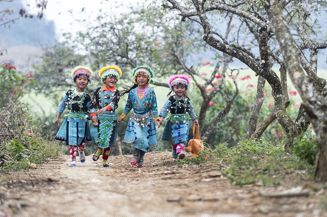 Bức “Children Moc Chau” (Trẻ nhỏ ở Mộc Châu) chụp bởi tác giả @nguyenvuphuoc.