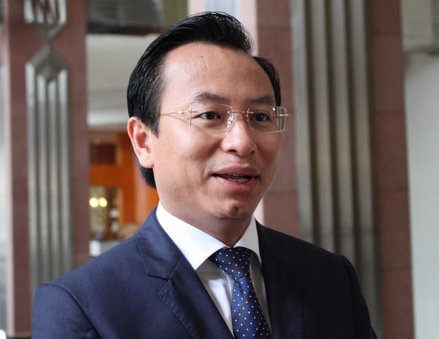 Ông Nguyễn Xuân Anh – Bí thư Thành ủy Đà Nẵng chia sẻ với báo chí bên lề sự kiện công bố bảng xếp hạng năng lực cạnh tranh cấp tỉnh PCI 2016.