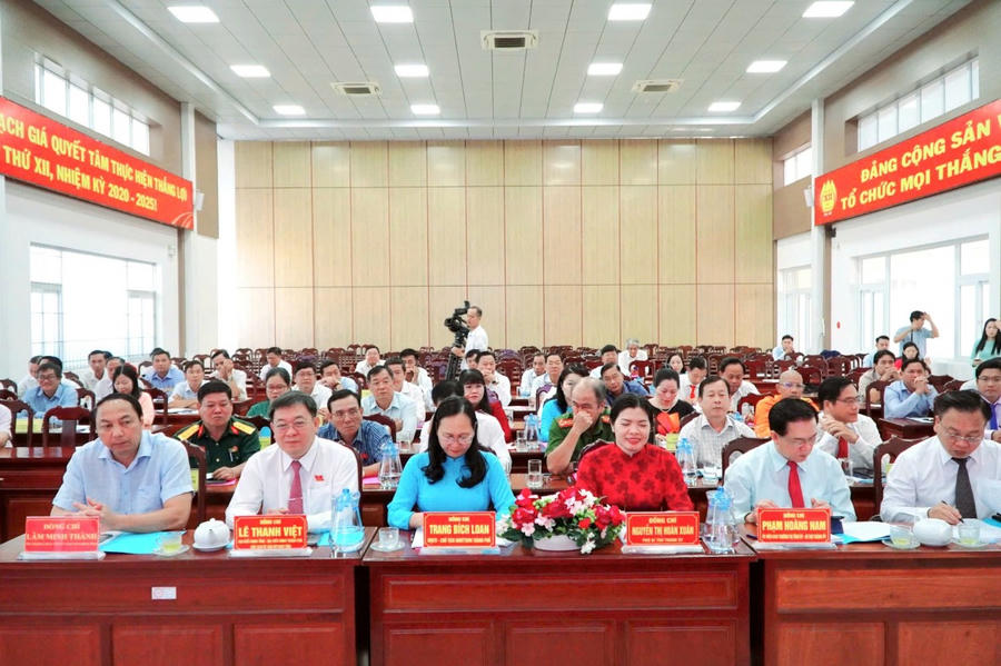 Quang cảnh họp HĐND TP Rạch Giá.