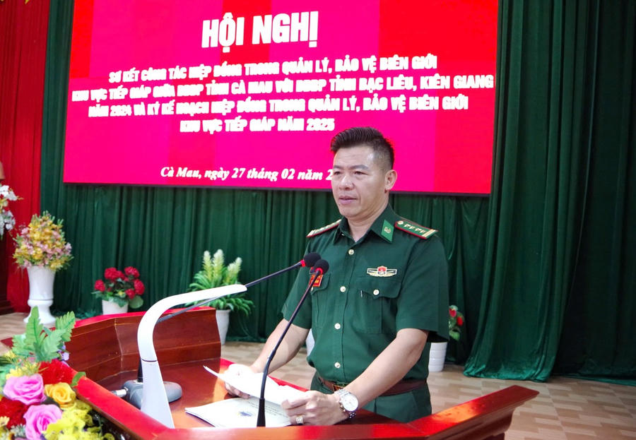 Đại tá Lê Đình Sơn - Phó Chỉ huy trưởng, Tham mưu trưởng BĐBP Cà Mau phát biểu kết luận Hội nghị.