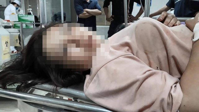 Nạn nhân đang được điều trị tại bệnh viện.