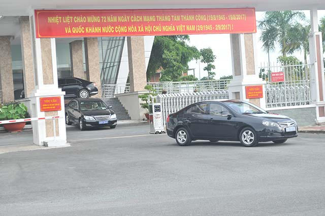 Đoàn công tác của UBKTTƯ sau buổi công bố kết luận về Ban Chỉ đạo Tây Nam Bộ công bố kết luận chiều 22/8 (ảnh Dân trí).