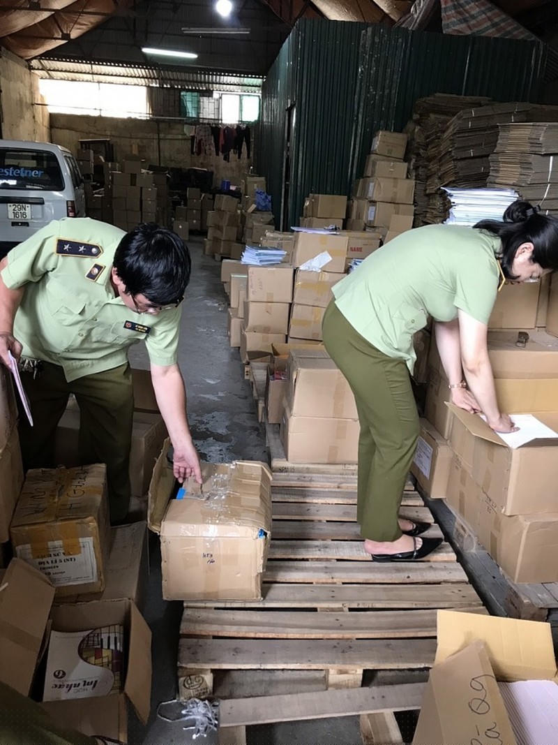 Lượng lớn ấn phẩm sách giáo dục có dấu hiệu bị làm giả của các nhà xuất bản.