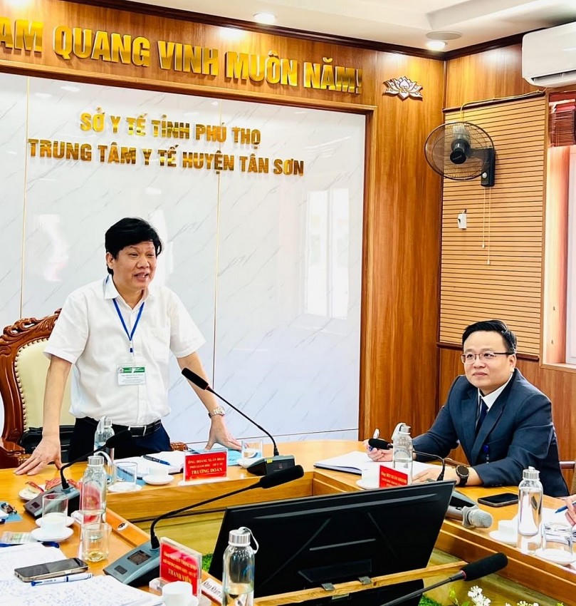 BS.CKII Hoàng Xuân Đoài – Phó Giám đốc Sở Y tế tỉnh Phú Thọ phát biểu chỉ đạo tại hội nghị.
