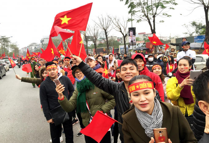 Sự hồi hộp và niệm vui sướng vô bờ bến của các cổ động viên khi chờ đợi những chàng trai U23 Việt Nam.